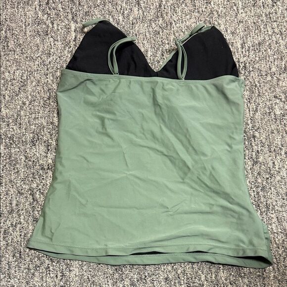 Chic Olive Green Women's Bikini Top - Picture 2 of 3